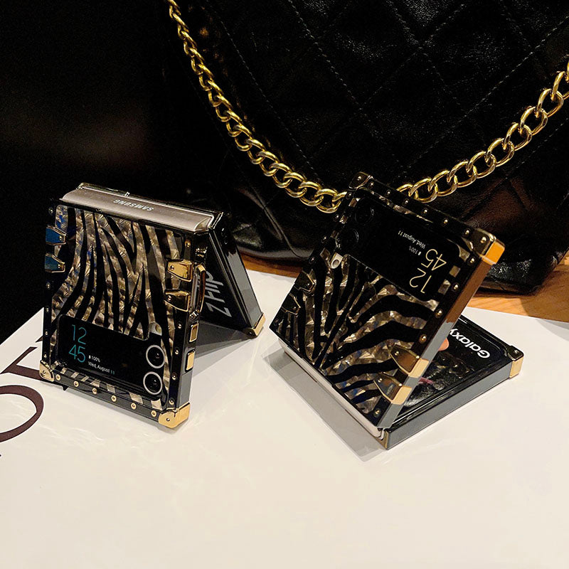 Funda cuadrada de lujo con estampado de leopardo a rayas y purpurina dorada para Galaxy Z Flip4 Flip3 5G